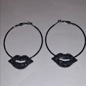 Lips hoop earrings.